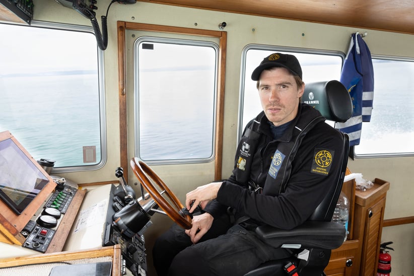 SNO bistår med personell og utstyr i overvåkinga av krykkjebestanden. Christer Michaelsen er blant naturoppsynet i Vadsø.